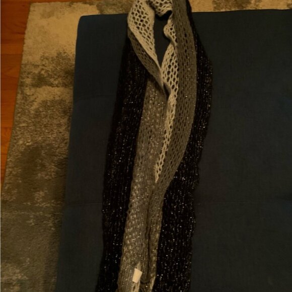 Sparkly ladies scarf - Picture 2 of 2